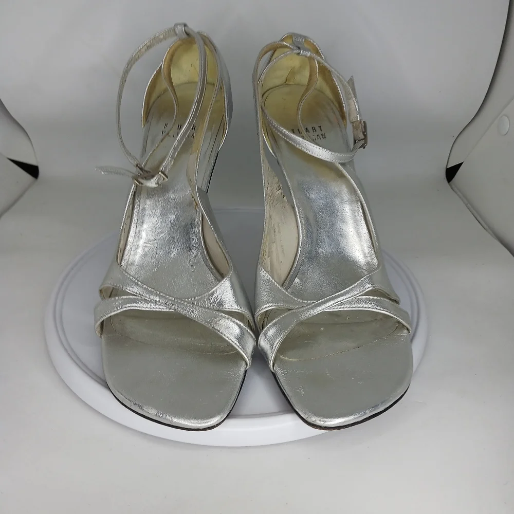 Stuart Weitzman - Picture 3 of 4